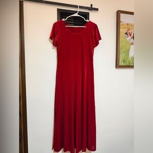 Chic Scarlet Maxi Dress